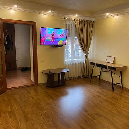 Apartment On Kostyushka 20 Lviv Dış mekan fotoğraf